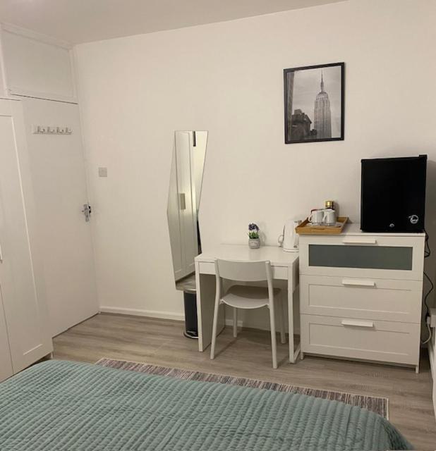Private Room In Sidmouth Street, Kings Cross London Exterior photo
